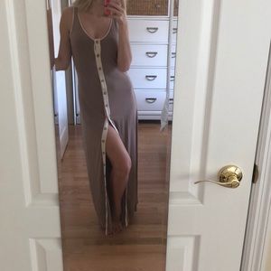 Maxi brown button up dress 👗